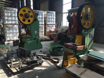 Tubulação da casa verde que aperta a máquina mecânica da imprensa das peças/a máquina de perfuração