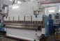 Máquina de 200 toneladas do freio da imprensa do CNC para dobrar o ângulo diferente W 2145 milímetro H 2960 milímetros