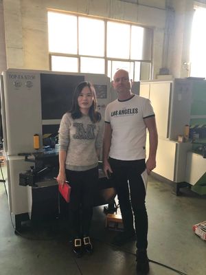 Máquina de moldagem CNC de corte de uma vez