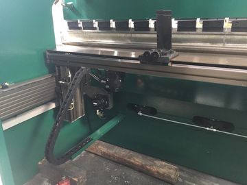 E21 Ferro leve Freio de prensagem hidráulica Ângulo de inclinação máximo 135°